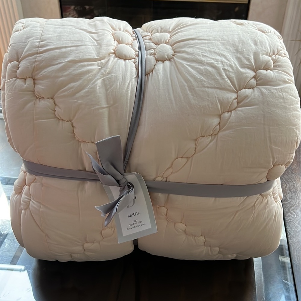 Studio D
Juliette Ruched Floral Quilt Mini Set - Picture 7 of 7
